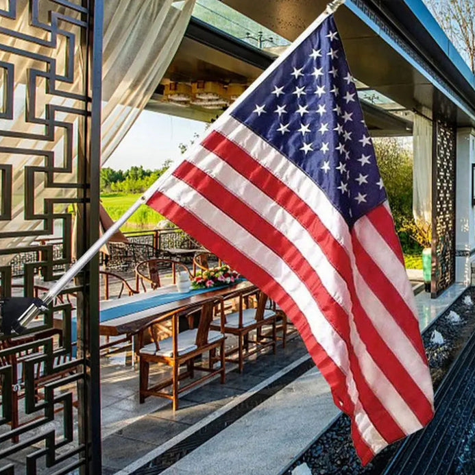 Supporto asta per bandiera per griglia